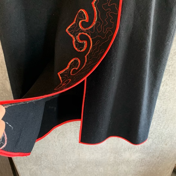 Traditional Chinese/Taiwanese wool dress - Picture 4 of 7